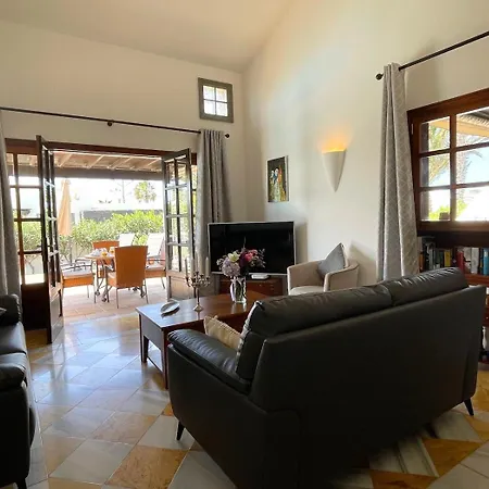 빌라 Casa Karoline With A Sunny Terrace, Heated Pool, Comfort And Privacy In A Quiet Neighborhood 플라야블랑카