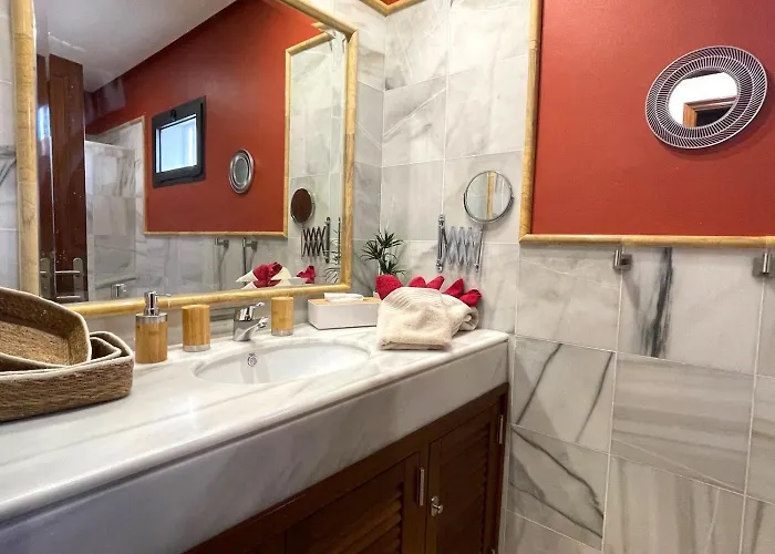 Casa Karoline With A Sunny Terrace, Heated Pool, Comfort And Privacy In A Quiet Neighborhood Willa