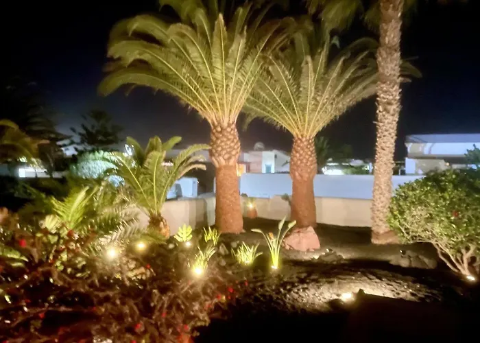 Casa Karoline With A Sunny Terrace, Heated Pool, Comfort And Privacy In A Quiet Neighborhood Willa Playa Blanca (Lanzarote)