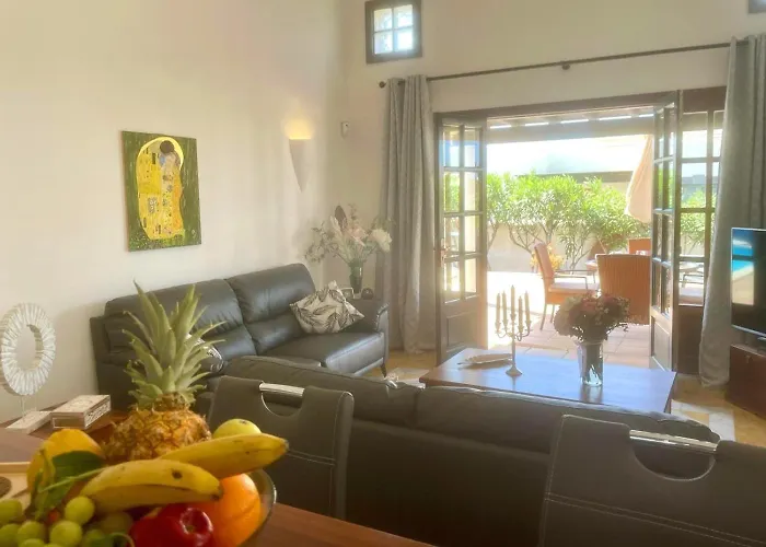 Casa Karoline With A Sunny Terrace, Heated Pool, Comfort And Privacy In A Quiet Neighborhood Willa *