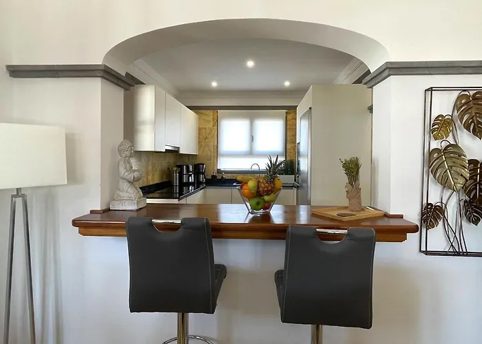 Willa Casa Karoline With A Sunny Terrace, Heated Pool, Comfort And Privacy In A Quiet Neighborhood *