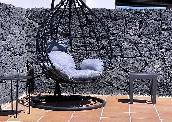 Casa Karoline With A Sunny Terrace, Heated Pool, Comfort And Privacy In A Quiet Neighborhood Villa *